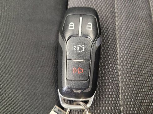 Used 2015 Ford Edge SE AWD/4WD image 32