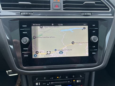 Certified 2024 Volkswagen Tiguan SEL R-Line image 17