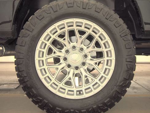 Used 2024 Ford F250 Limited w/ FX4 Off-Road Package image 9