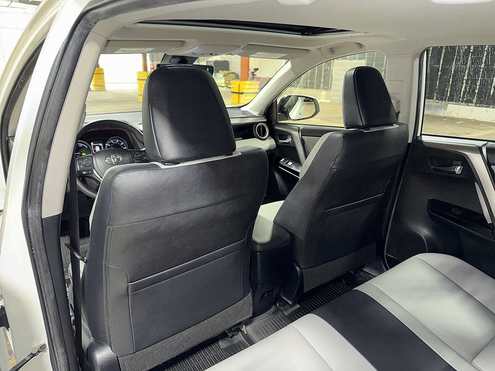 Used 2016 Toyota RAV4 Limited w/ Advanced Technology Package AWD/4WD image 30
