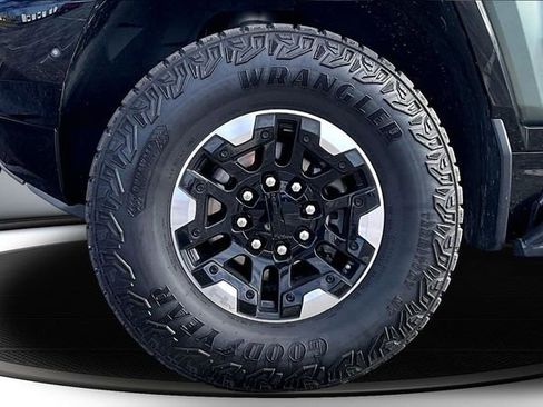 Used 2024 GMC Hummer EV 3X w/ Extreme Off-Road Package image 32