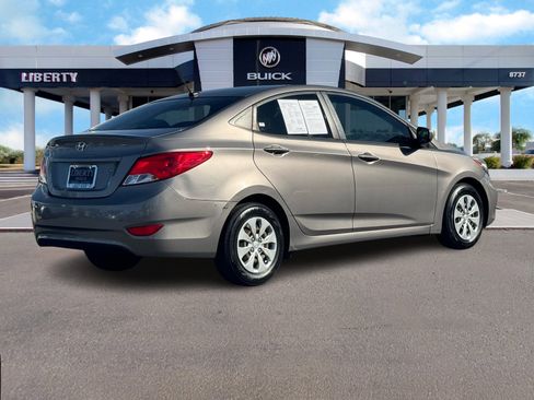 Used 2017 Hyundai Accent SE image 3