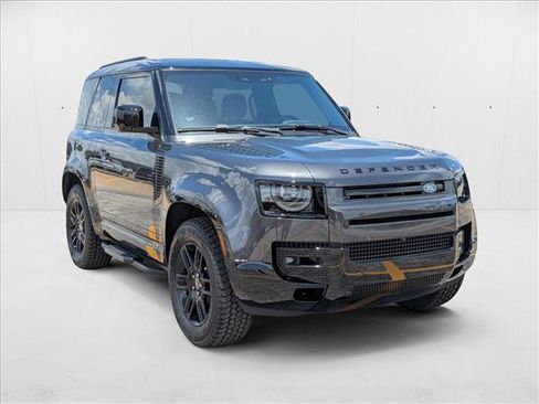 New 2025 Land Rover Defender 90 X-Dynamic SE image 7