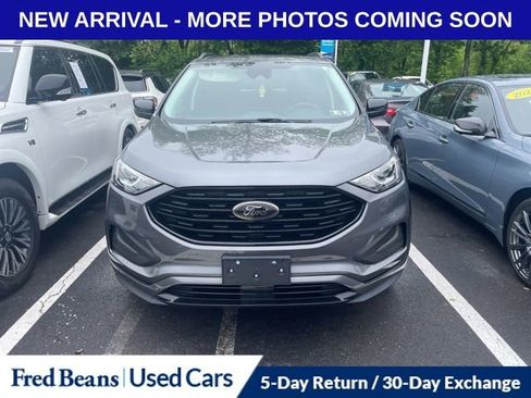 Used 2022 Ford Edge SE w/ Black Appearance Package AWD/4WD image 2