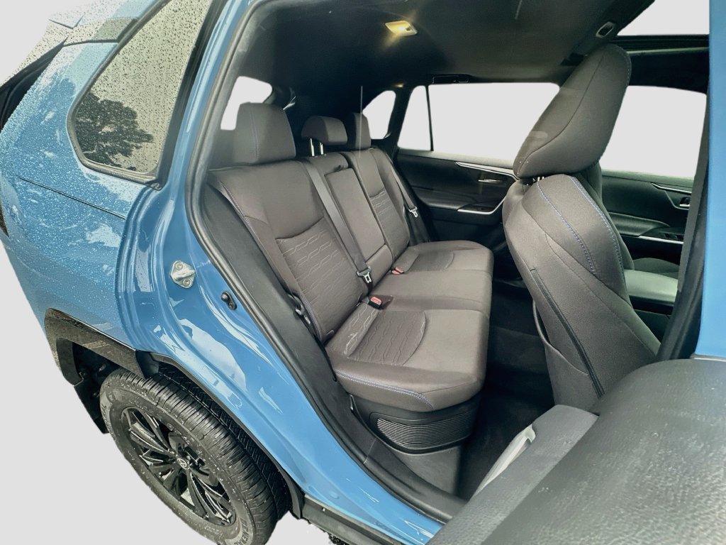 Used 2022 Toyota RAV4 SE w/ Convenience Package AWD/4WD image 26