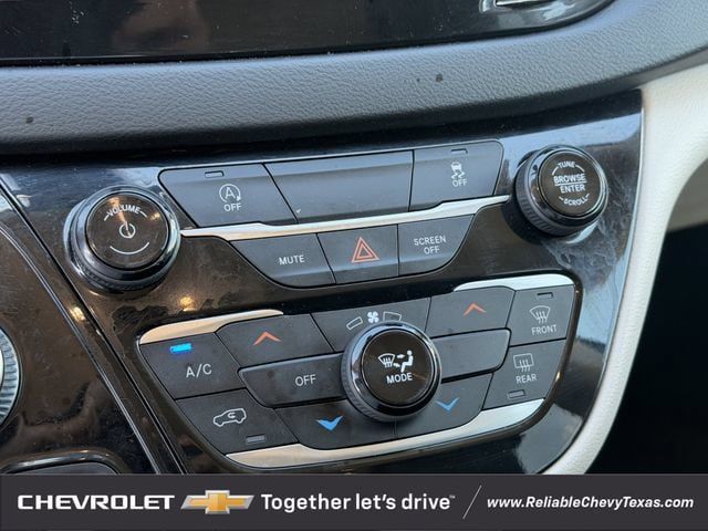 Used 2021 Chrysler Voyager LX FWD image 20