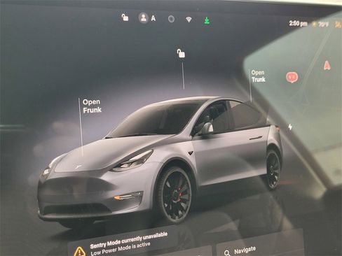 Used 2024 Tesla Model Y Performance image 22