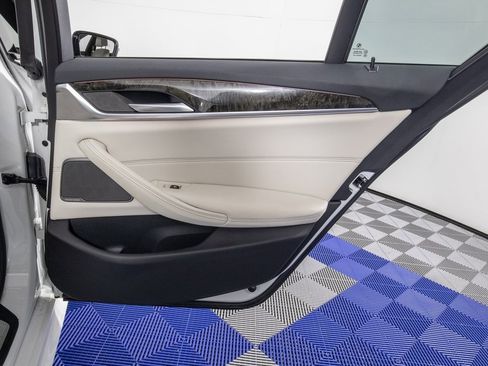 Used 2022 BMW 540i xDrive w/ M Sport Package image 16