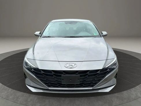 Used 2023 Hyundai Elantra SEL FWD image 2