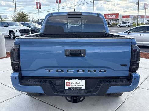 Used 2019 Toyota Tacoma TRD Off-Road w/ TRD Premium Off Road Package AWD/4WD image 4