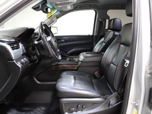 Used 2018 Chevrolet Suburban LT image 17