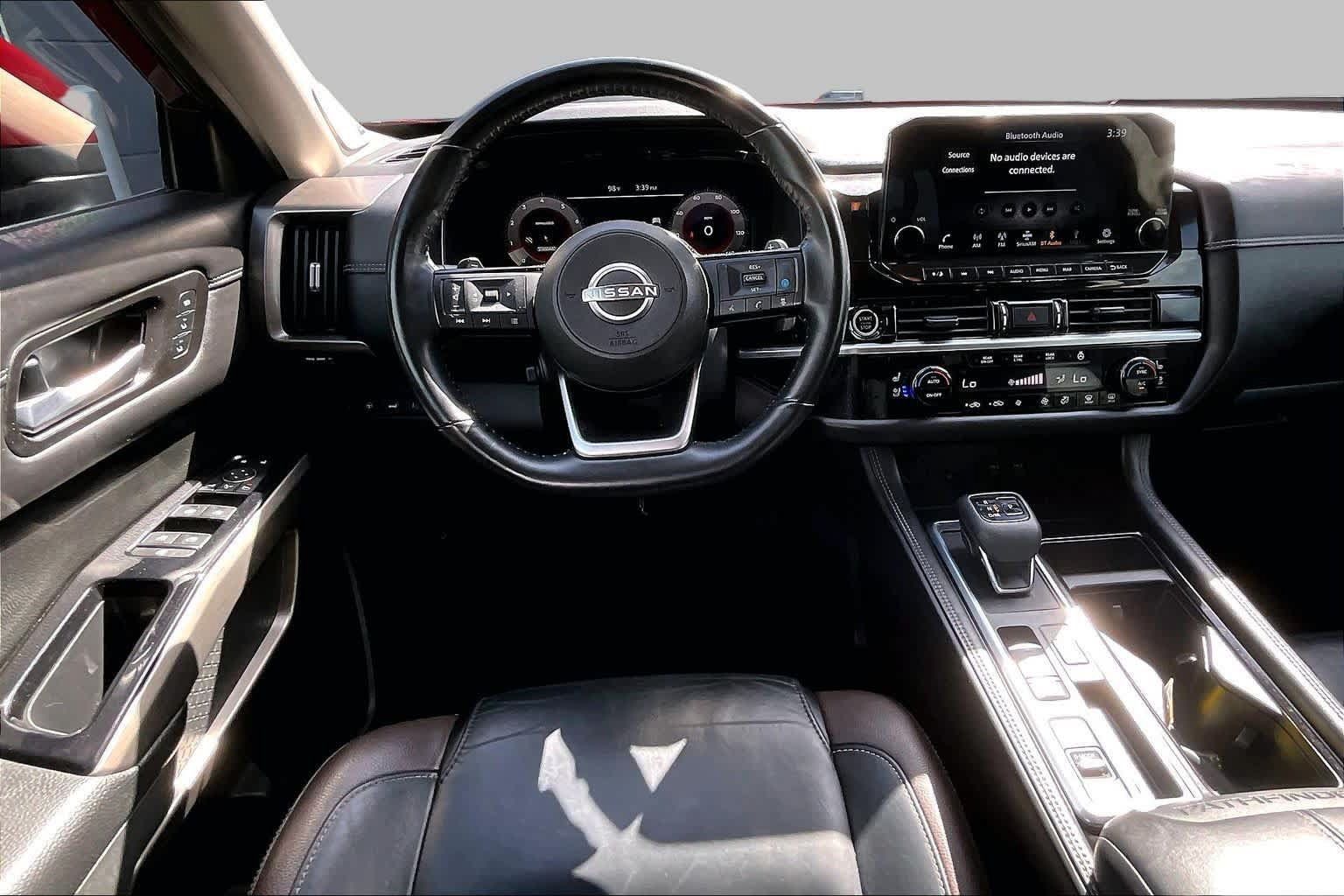 Certified 2023 Nissan Pathfinder Platinum FWD image 6