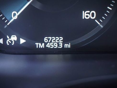 Used 2018 Volvo XC60 T6 R-Design w/ Convenience Package AWD/4WD image 9