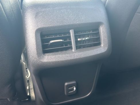 Used 2023 Chevrolet Equinox LT AWD/4WD image 14