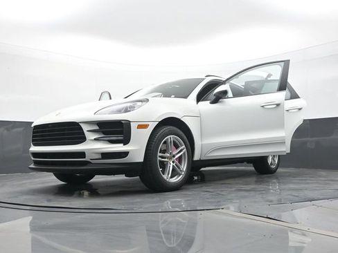 Certified 2019 Porsche Macan image 28