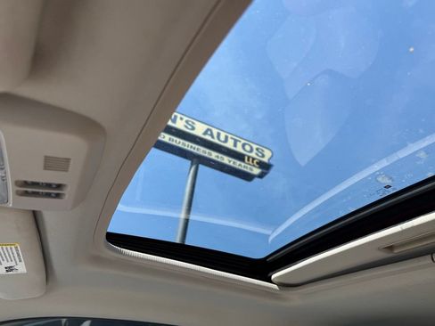 Used 2010 Chevrolet HHR LT FWD image 13