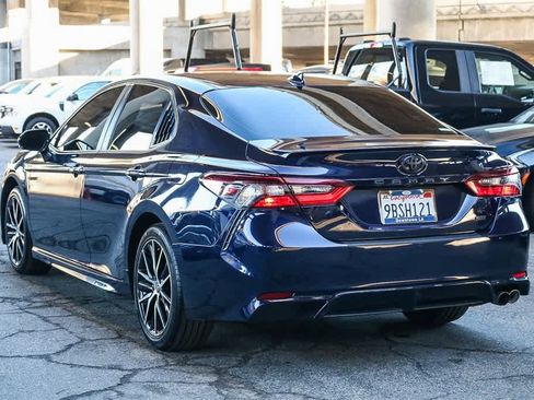 Used 2022 Toyota Camry SE image 8
