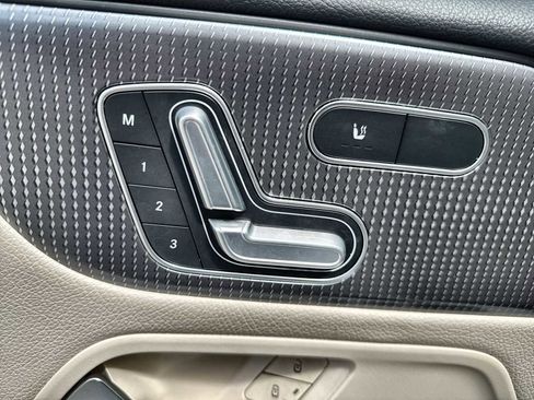 Used 2022 Mercedes-Benz GLB 250 image 17