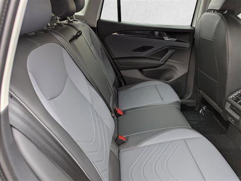 New 2026 Volkswagen Tiguan SE image 29