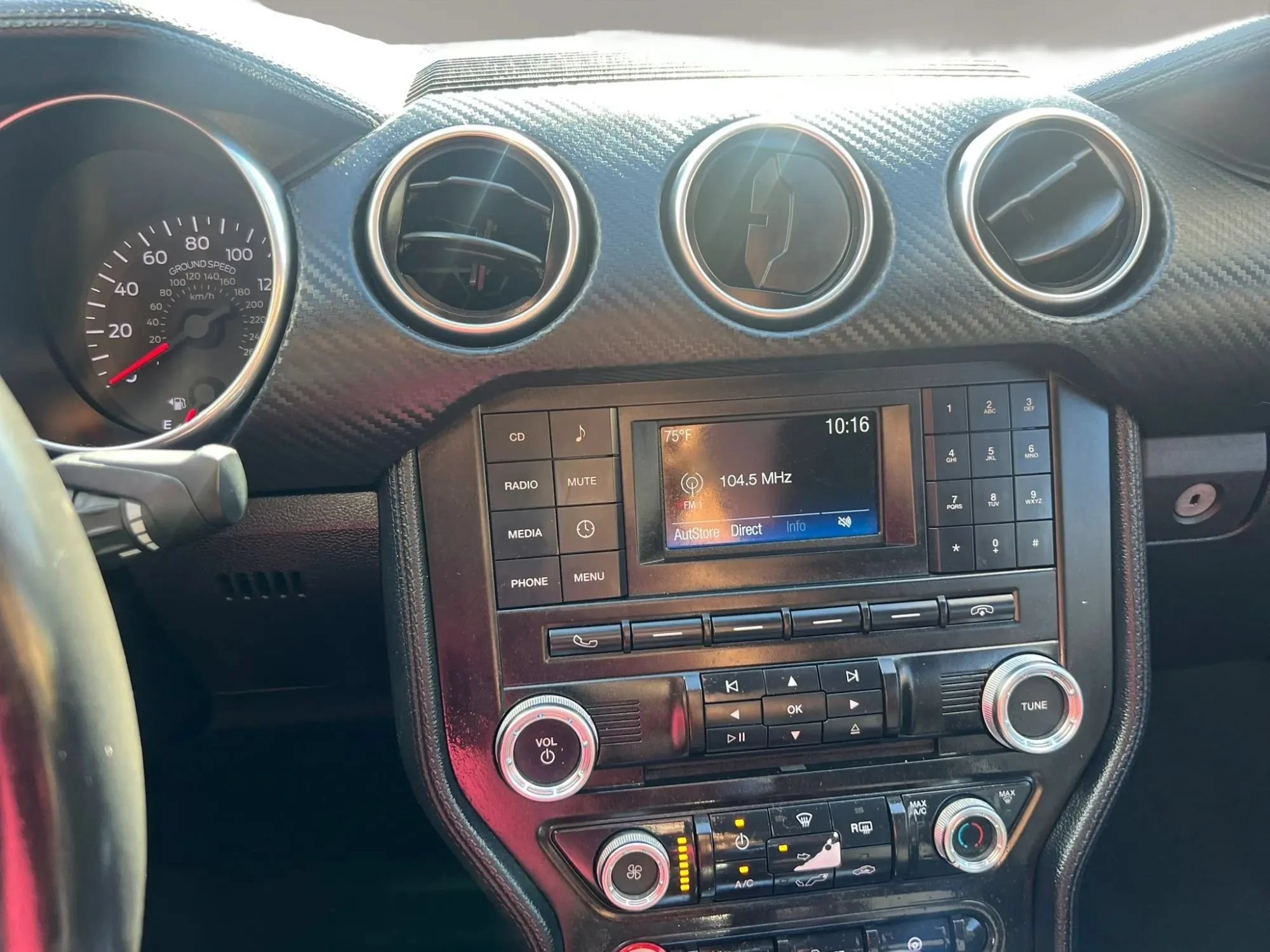 Used 2018 Ford Mustang Coupe RWD image 20
