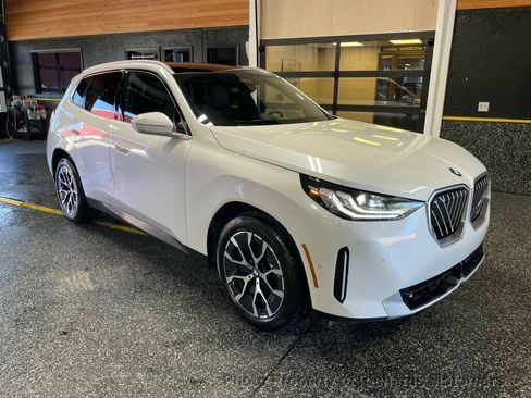 Used 2025 BMW X3 xDrive30i AWD/4WD image 1