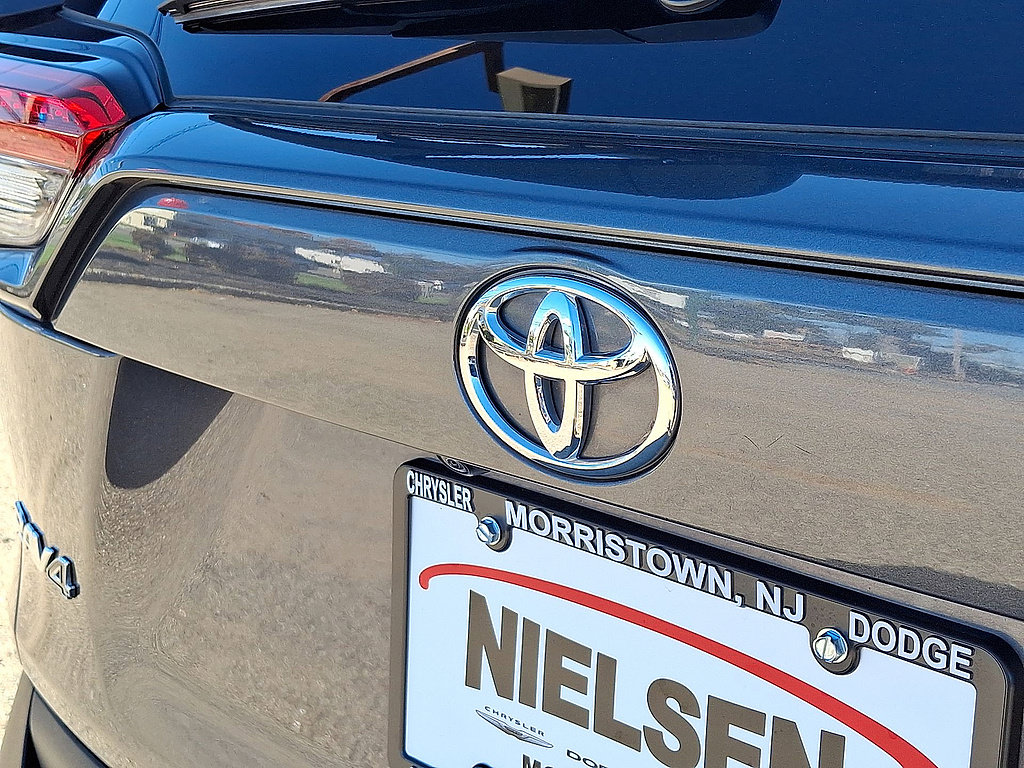 Used 2025 Toyota RAV4 LE AWD/4WD image 30