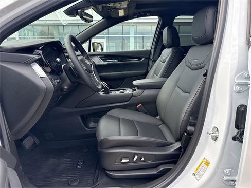 New 2026 Cadillac XT5 Premium Luxury w/ Driver Assist Package image 9
