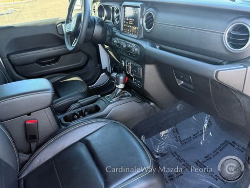 Used 2023 Jeep Wrangler Unlimited Sahara image 14