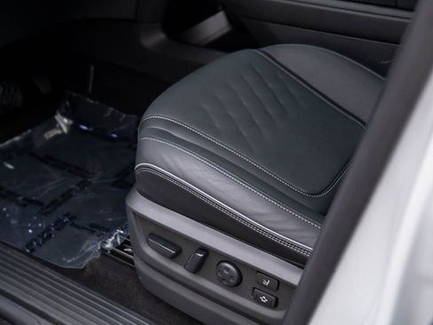 Certified 2026 INFINITI QX80 Autograph w/ Premium Cargo Package image 15