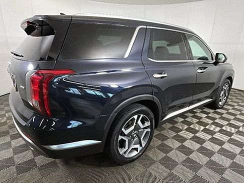 Used 2024 Hyundai Palisade Limited AWD/4WD image 2