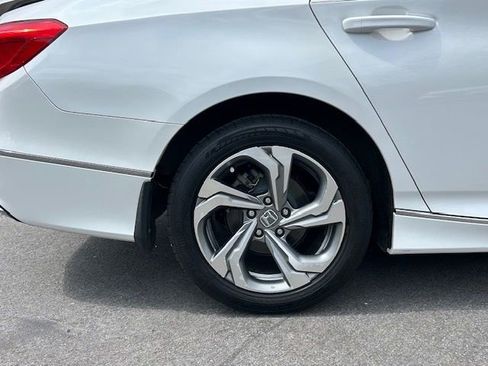 Used 2018 Honda Accord EX image 8