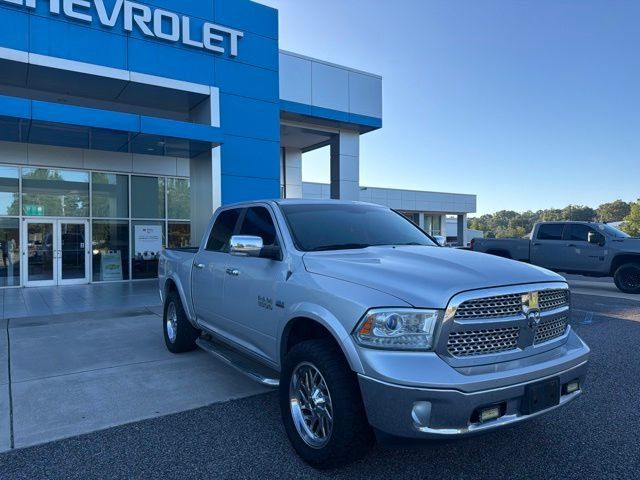 Used 2015 RAM 1500 Laramie w/ Convenience Group AWD/4WD image 3
