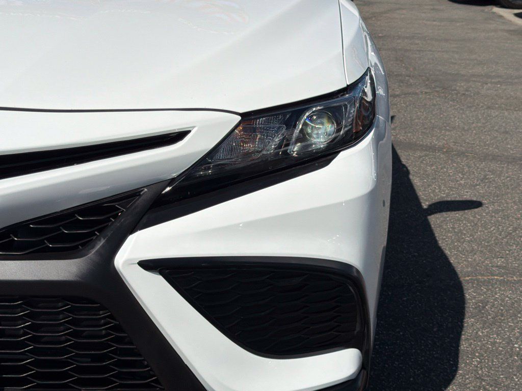 Used 2024 Toyota Camry SE AWD/4WD image 15
