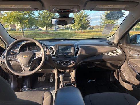 Used 2017 Chevrolet Malibu LS image 33