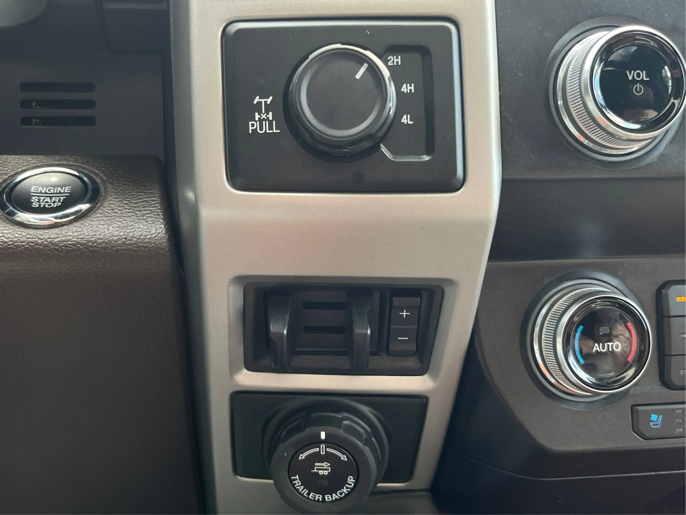 Used 2021 Ford F350 King Ranch w/ King Ranch Ultimate Package AWD/4WD image 30