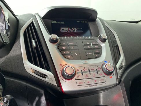 Used 2017 GMC Terrain SLE image 17