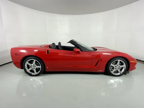 Used 2008 Chevrolet Corvette Convertible w/ Preferred Equipment Group image 3