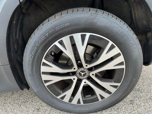 Used 2024 Mercedes-Benz GLB 250 4MATIC image 5