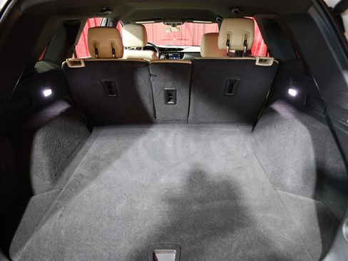 Used 2019 Cadillac XT5 FWD image 24