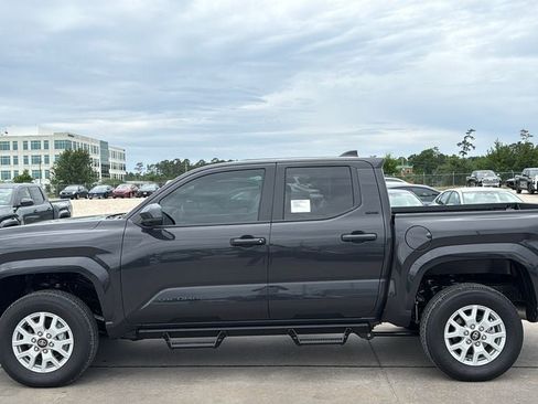 New 2026 Toyota Tacoma SR5 AWD/4WD image 3