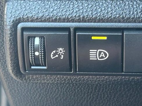 Used 2022 Toyota Corolla LE FWD image 21