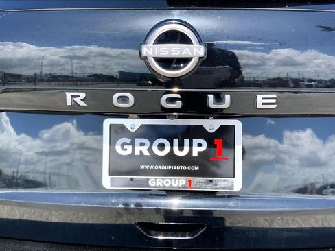 Used 2024 Nissan Rogue S FWD image 10