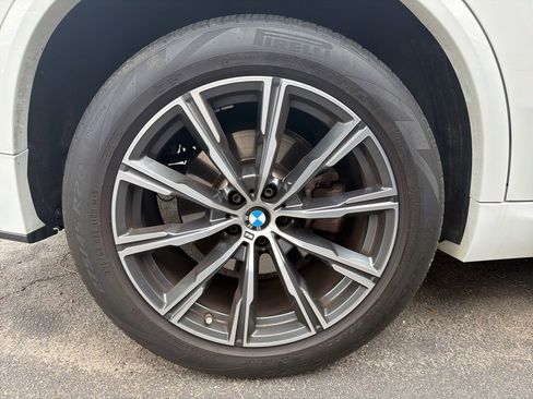 Used 2023 BMW X5 xDrive40i w/ Executive Package AWD/4WD image 9