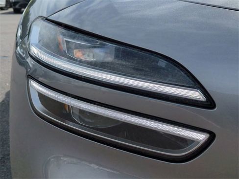 Certified 2025 Genesis G70 3.3T Advanced w/ Sport Prestige Package image 9