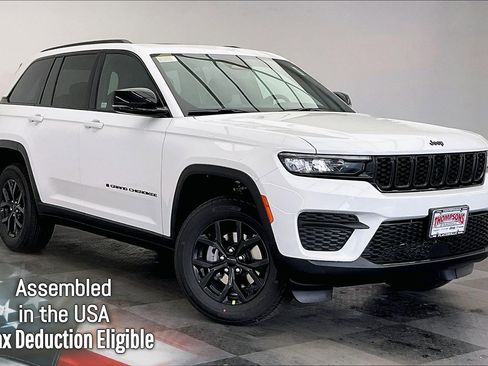 New 2025 Jeep Grand Cherokee 4WD image 1