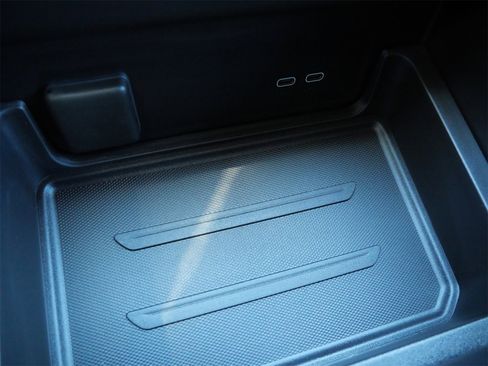 New 2026 GMC Sierra EV Elevation w/ LPO, Elevation Dark Package image 11