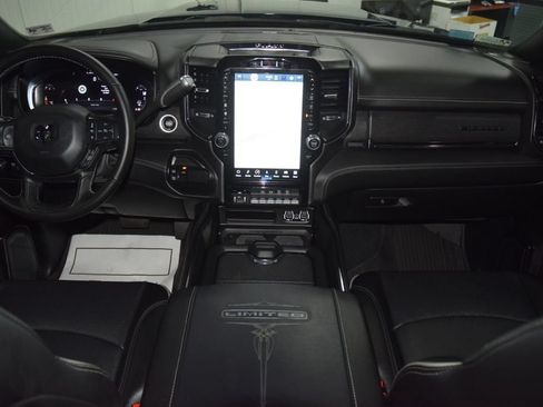 Used 2024 RAM 5500 4x4 Crew Cab image 20