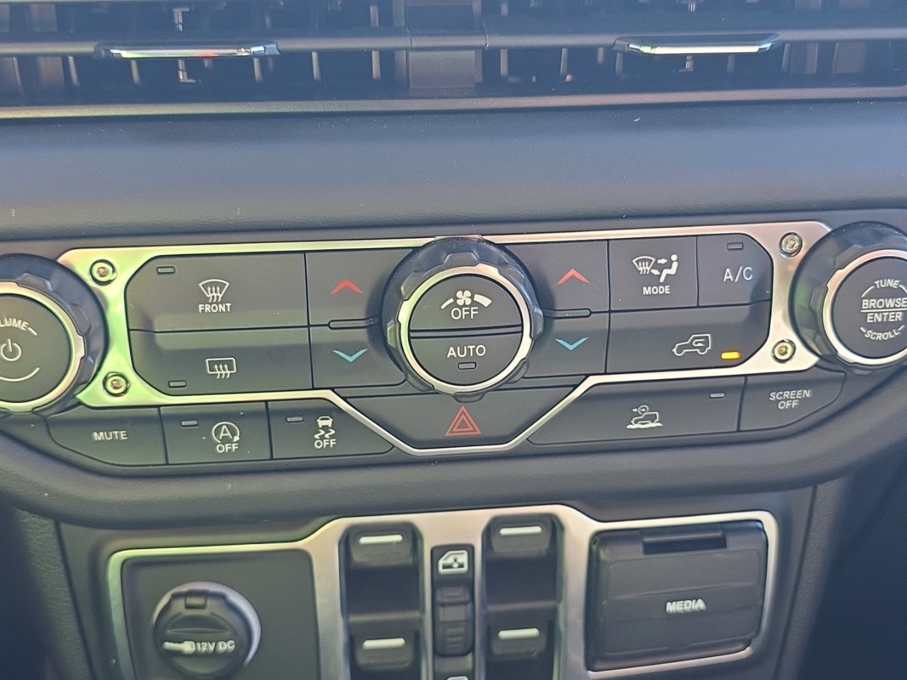 Used 2026 Jeep Wrangler Unlimited Rubicon AWD/4WD image 43
