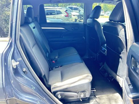 Used 2015 Toyota Highlander Plus AWD/4WD image 13