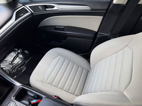 Used 2018 Ford Fusion S FWD image 32
